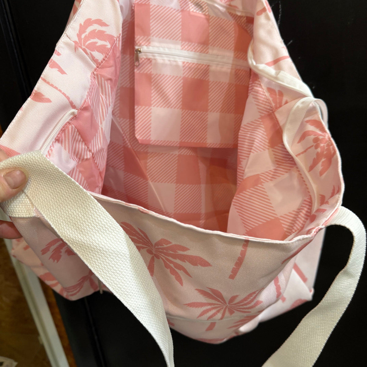 Beach Bag, Blushing Palm design is made from Recycled bottles (PET). Transmutation