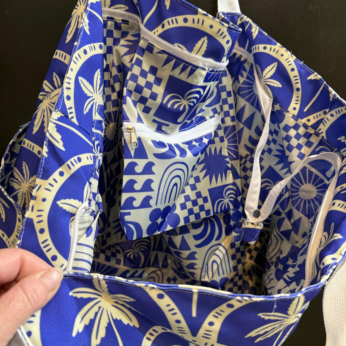Bok Beach, Beach bag made from plastic bottles. Stylish  royal blue and palm design - Capri Coast. 