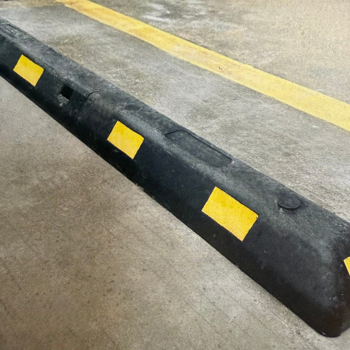 Wheelstop-Transmutation-construction-product-recycled-plastic