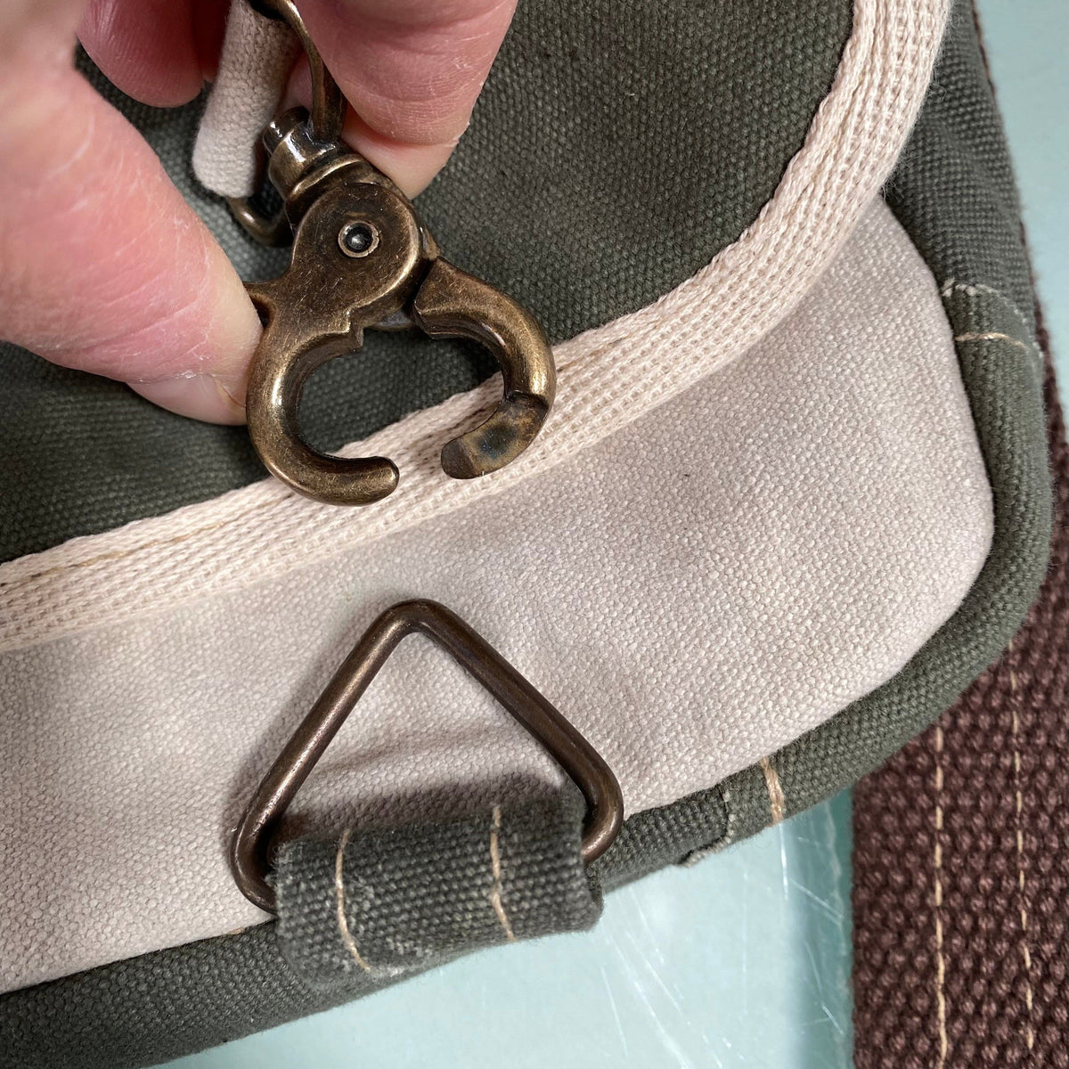 AfroBlonde Bag Bag - Frontier Messenger