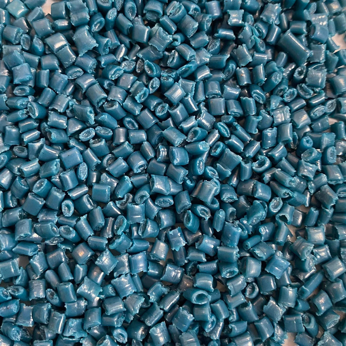 Transmutation Plastic Pellet Pellets - Recycled Eesy Blue PP 15 MFI (Injection grade)