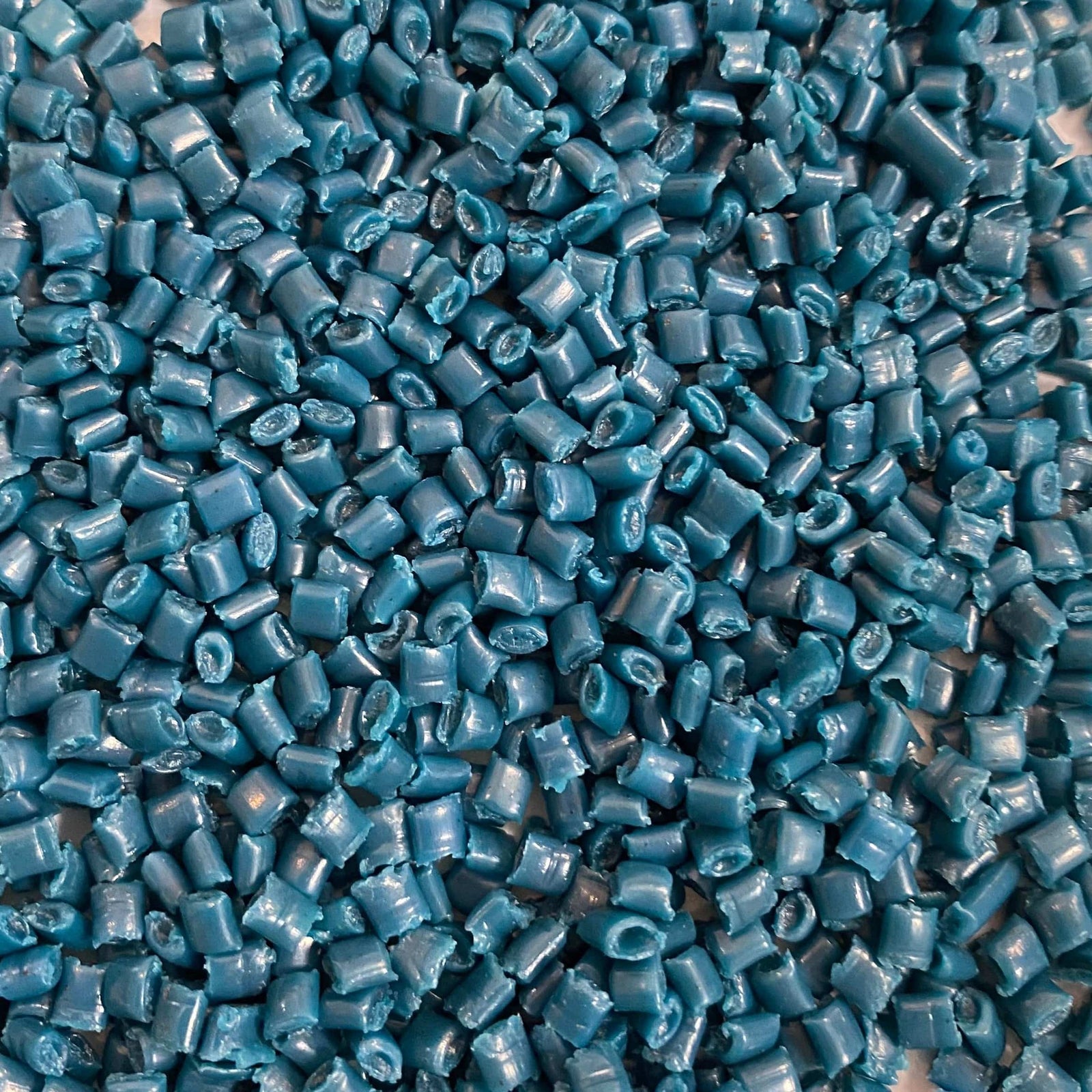 Transmutation Plastic Pellet Pellets - Recycled Eesy Blue PP 15 MFI (Injection grade)
