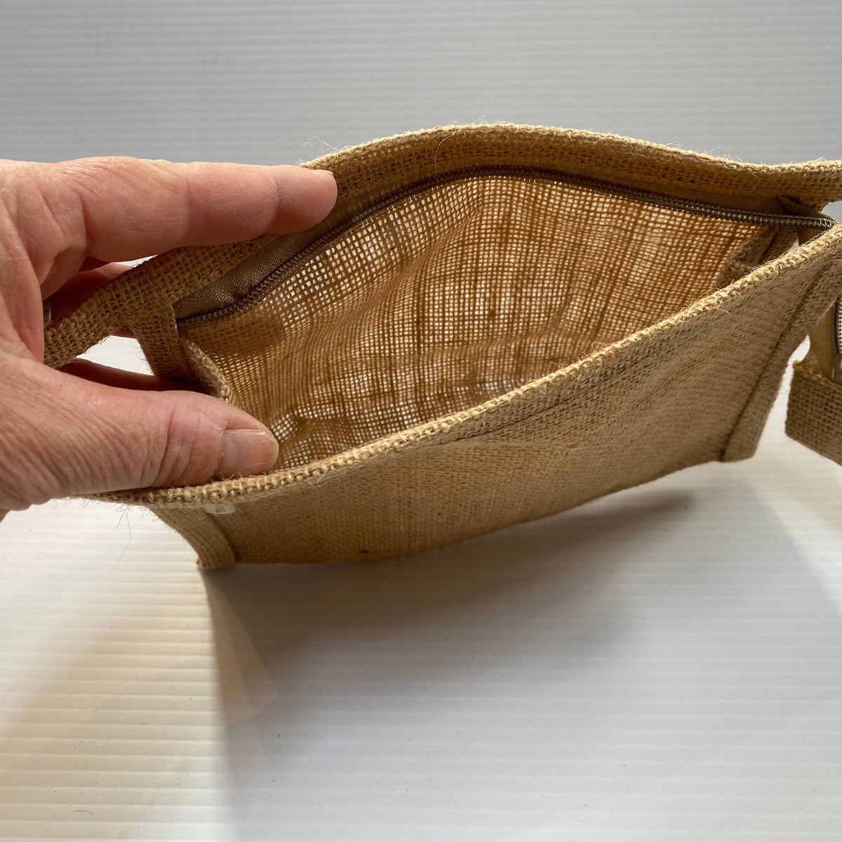 Tru-eco Creations - Zipper bag - Jute - Transmutation